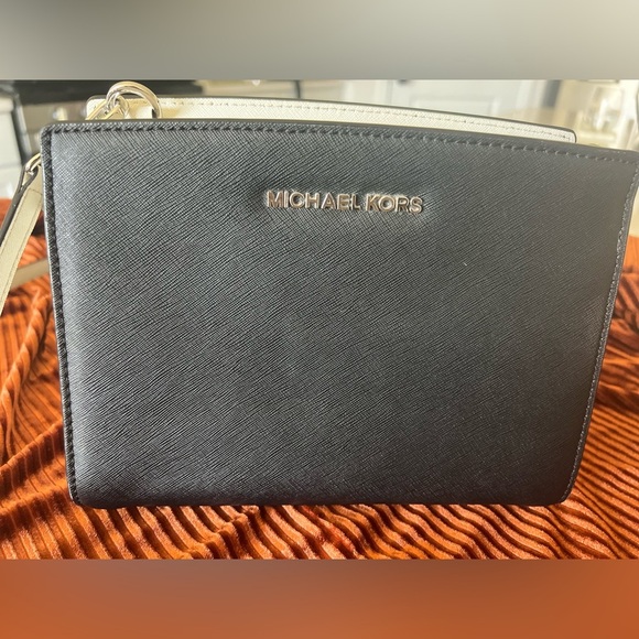 Michael Kors Selma Saffiano Leather Mini Messenger Bag In Black And White - Picture 3 of 10